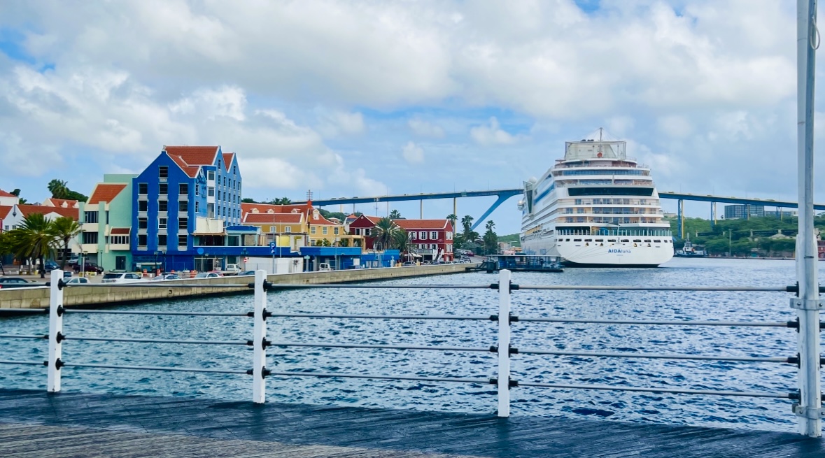 How to Spend 8 Perfect Hours in Willemstad, Curaçao (Cruise Port Itinerary)